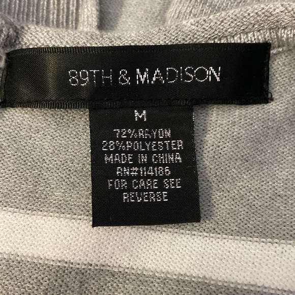 89th & Madison Women’s Gray White Teal Striped Crew Sweater Zipper On Back EUC - Picture 4 of 6